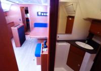 bateau à voile bavaria 46 cruiser voilier salon intérieur 